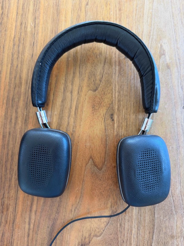 Bowers & Wilkins P5 Mobile Hi-Fi On-Ear Headphones gallery