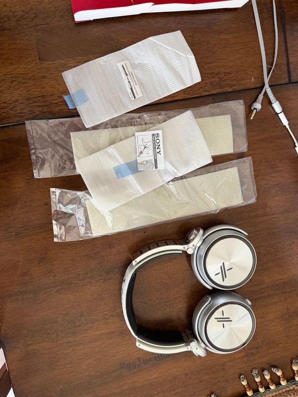 Sony MDR-X10 Headphones Simon Cowell X Edition - Excellent Cond, original owner gallery