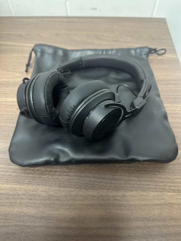 Audio-Technica ATH-M60X On-Ear Closed-Back Dynamic Professional Studio 8E