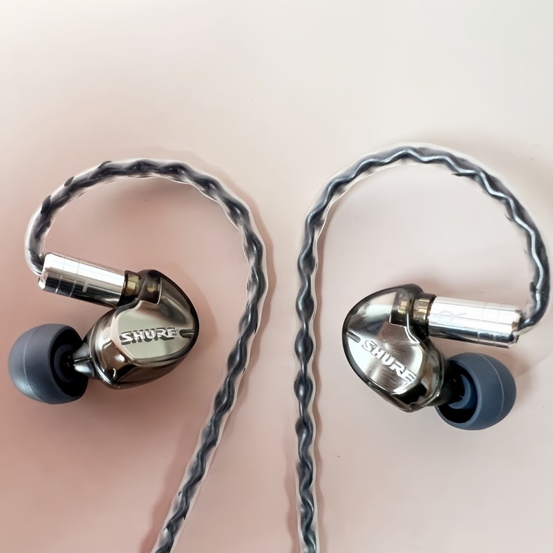 Shure SE535 Sound Isolating Earphones with 3.5mm Pro Cable - Black Gold Earbuds gallery