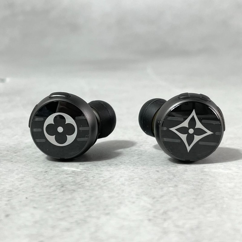 Louis Vuitton QAB210 Horizon Light-Up Black Wireless Earphones Acetate 064152 gallery