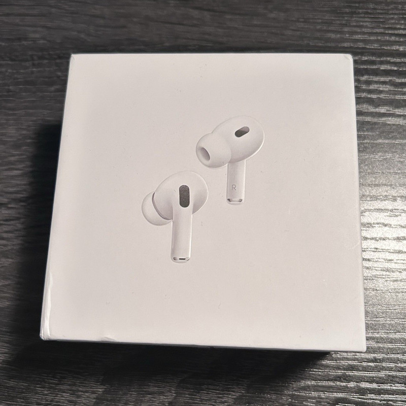 Apple AirPods Pro 2nd Gen MagSafe USB-C In-Ear Earbuds ANC White