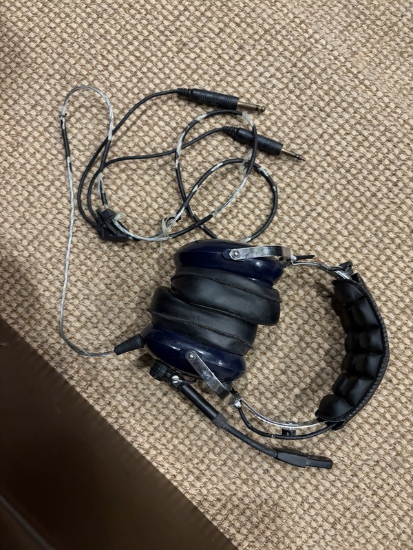 Pilot Headphones Dual Plugs Over Ear *See Description