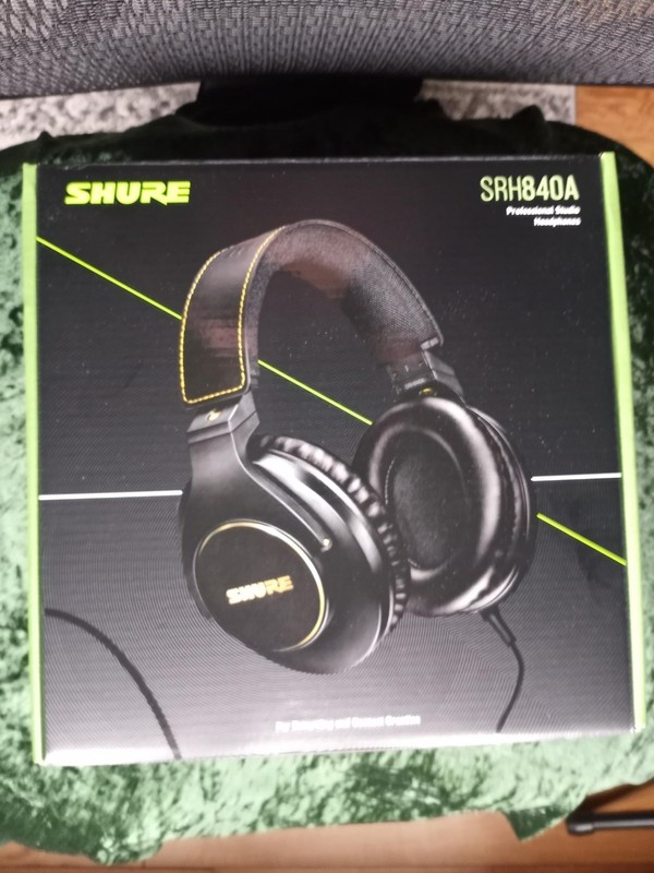 Shure SRH840A Closed Back Headphones