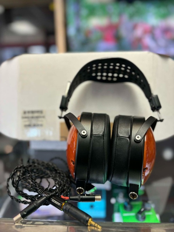 Audeze LCD-XC High Performance Over-Ear Headphones in box