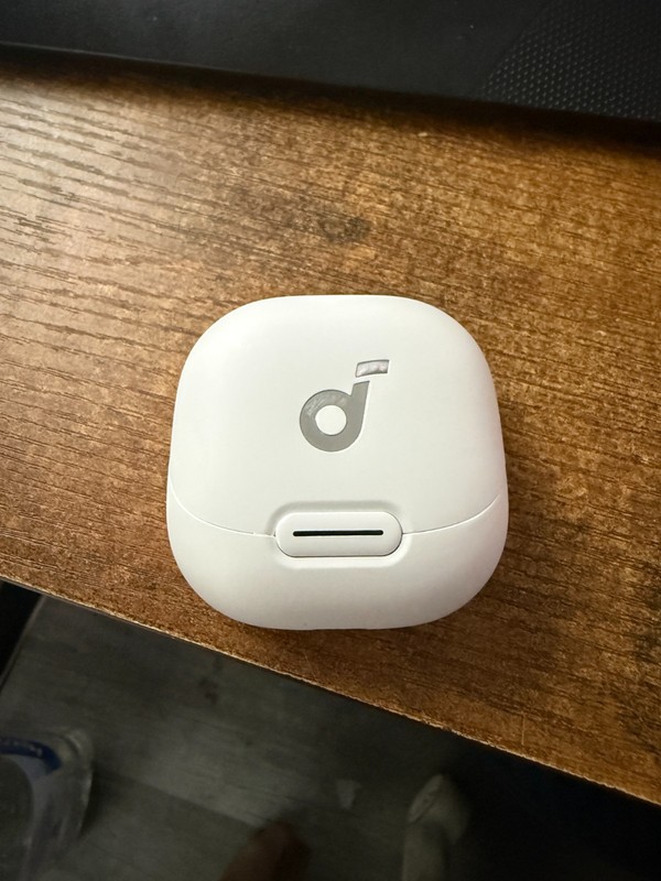 Anker SoundCore Liberty 4 NC Wireless Earbuds White With Case
