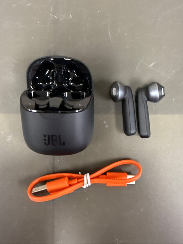 JBL Tune 225 TWS In-Ear Earphones - True wireless headphones with up to 25 hours gallery