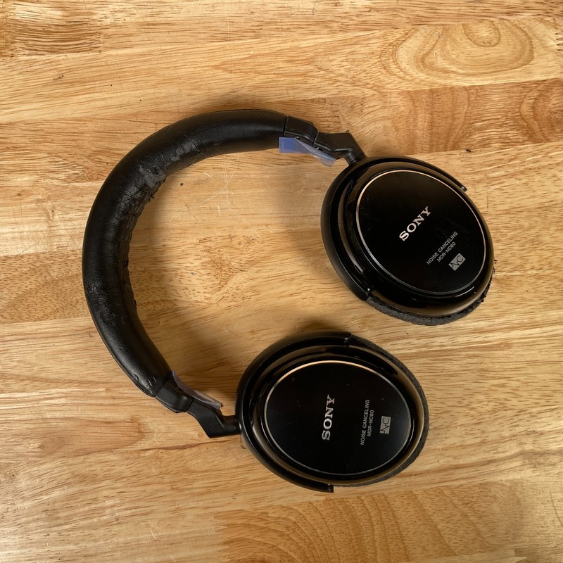 Sony MDR-NC60 Black Wired Stereo Mini Plug Noise-Canceling Over-Ear Headphones