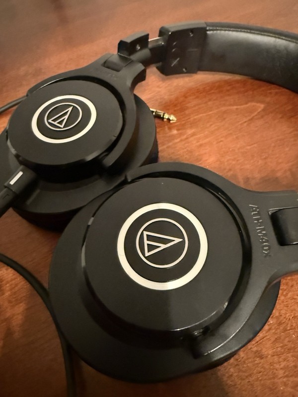 Audio-Technica ATH-M40x Over-Ear Studio Headphones 3.5mm 40mm Black