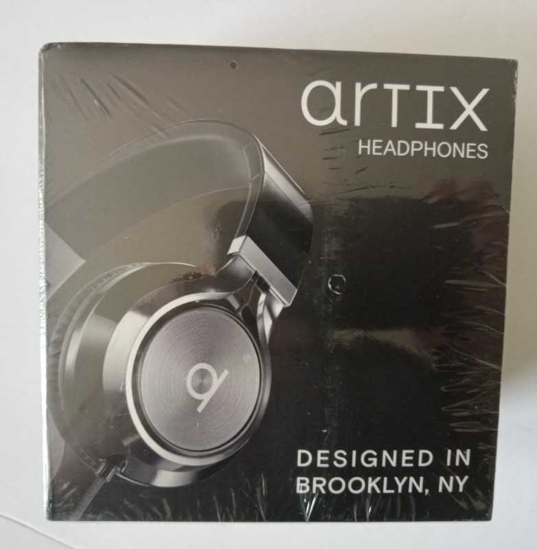 Artic Foldable Stero Headphones with Built-In Mic NEW IN BOX