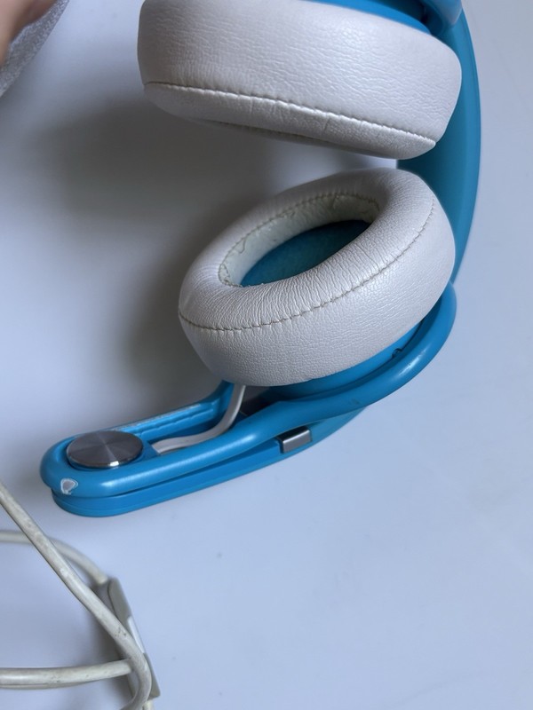 Beats Mixr Wired Headphones David Guetta Limited Edition Blue & White w/ Case gallery