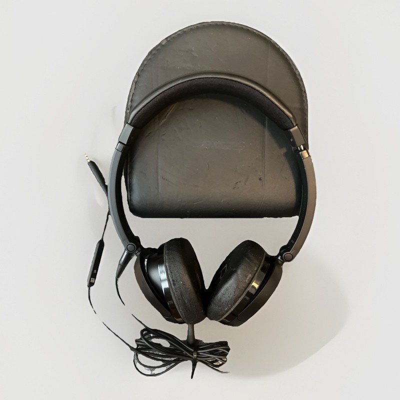 Bose On Ear Headphones Black 3.5 mm Audio Jack TESTED & Works Adjustable ~Case