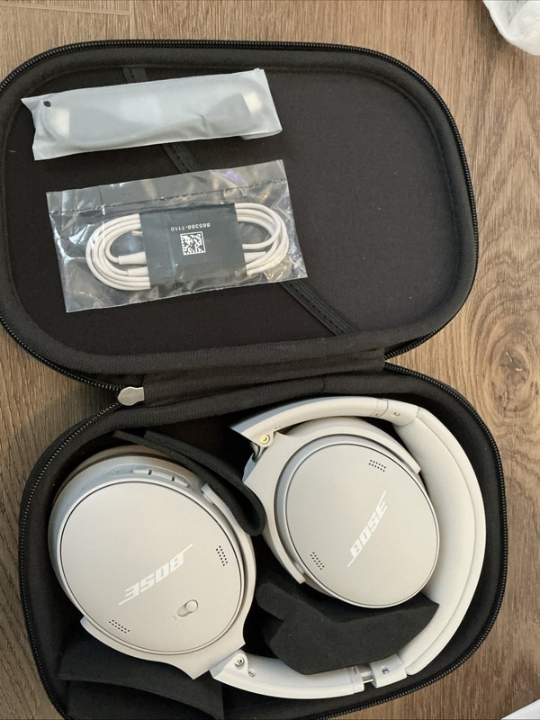 NEW Bose QuietComfort Wireless Over-Ear Headphones - White Smoke, Open Box gallery