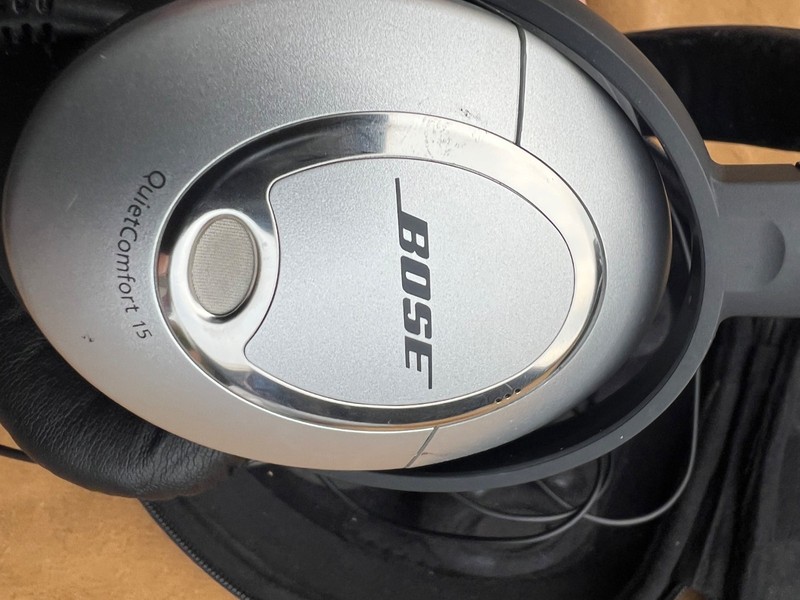 Bose 15 Noise Cancelling Headphones - Black gallery