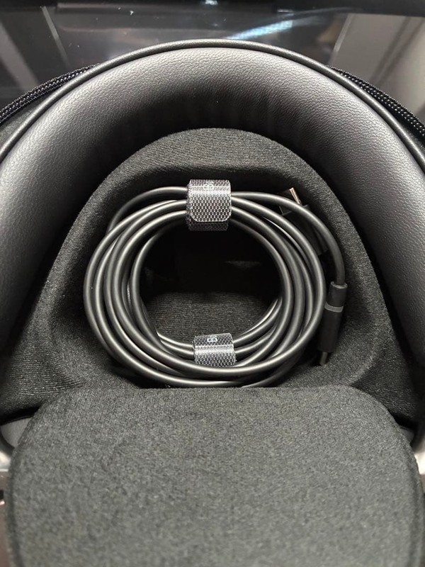 Bowers & Wilkins Px8 Headphones 007 Limited Edition Midnight Blue Used JPN gallery