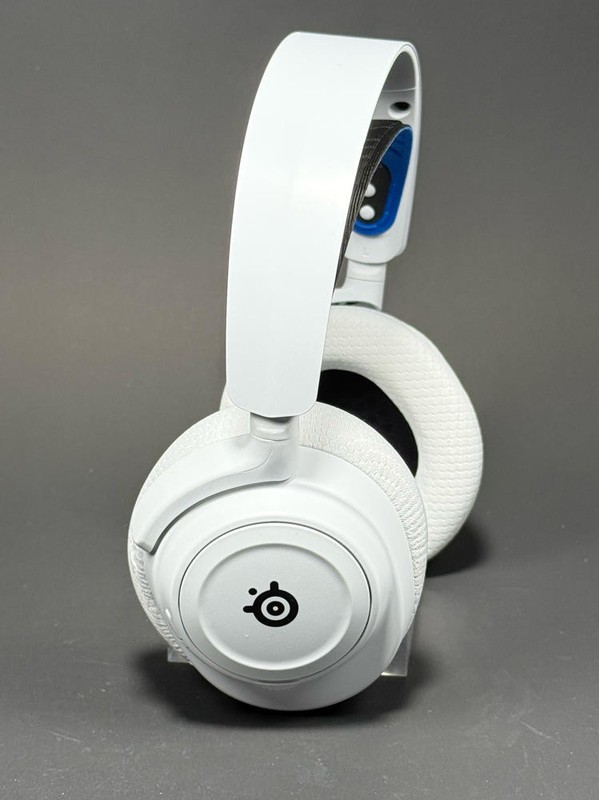 SteelSeries Arctis Nova 7P Wireless Gaming Headset Bluetooth White