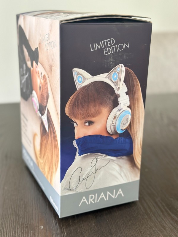 Limited Edition Ariana Grande Wireless Bluetooth Cat Ear Headphones LED Complete gallery