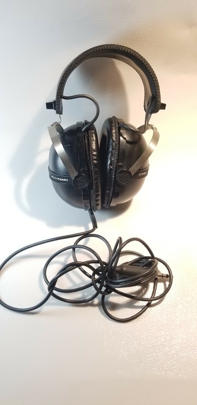 Vintage 1970’s Pioneer SE-205 Stereo Over the Ear Studio Home Headphones