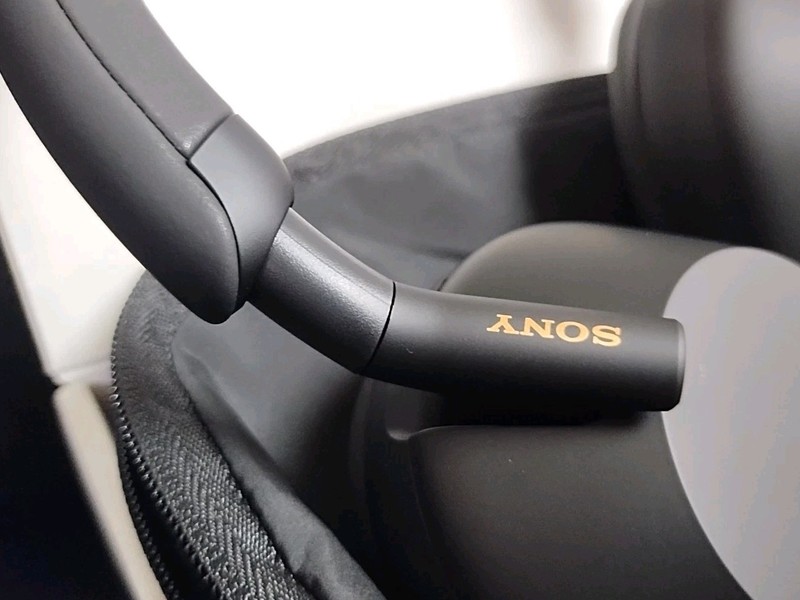 LikeNew WH-1000XM5SA Premium Noise Canceling Auto NC Optimizer, 30-Hours gallery