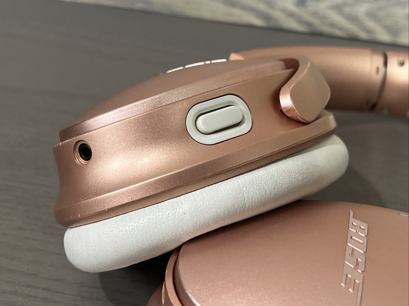 Bose QuietComfort 35 II 2 QC35 Noise Canceling Headphones Limited Ed Rose Gold gallery