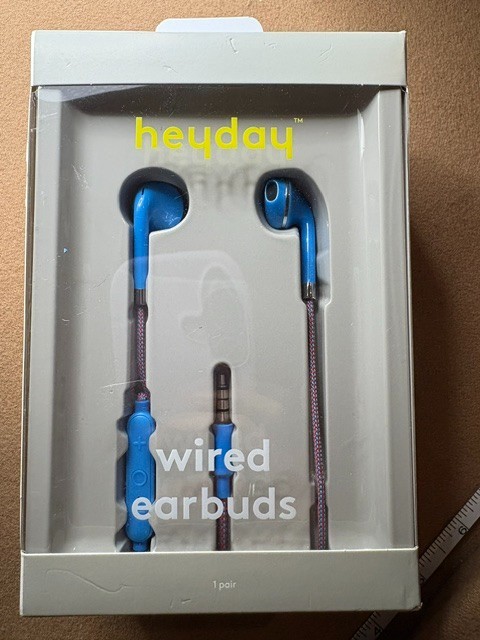 Heyday Wired Earbuds In-Ear Bright Blue or Pink Built-In Microphone New