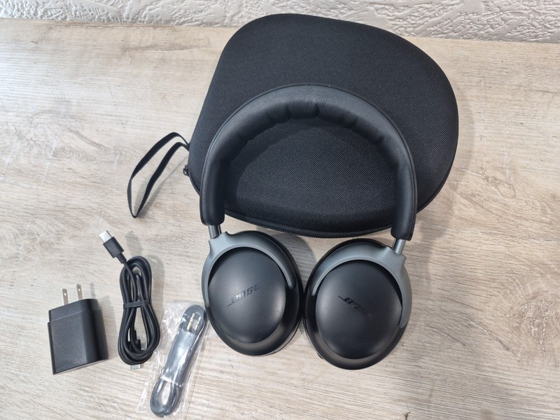 Bose QuietComfort Ultra Wireless Noice Cancelling Over-Ear Headphones – Black