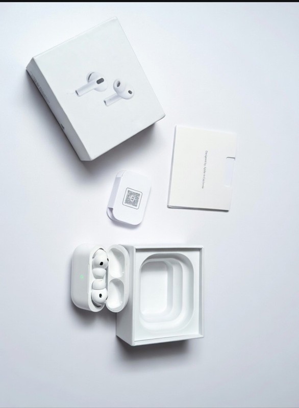 Apple AirPods Pro 3 Wireless Bluetooth Earbuds White Active Noise Cancellation gallery