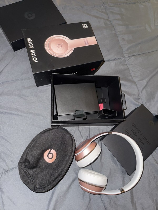 Beats by Dr. Dre Beats Solo3 Wireless On-Ear Headphones - Rose Gold gallery