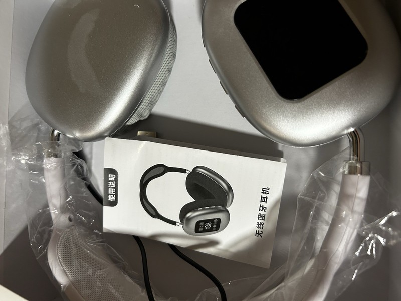 P-Max300 COOL.Art Wireless Bluetooth Headphones Touchscreen Display gallery