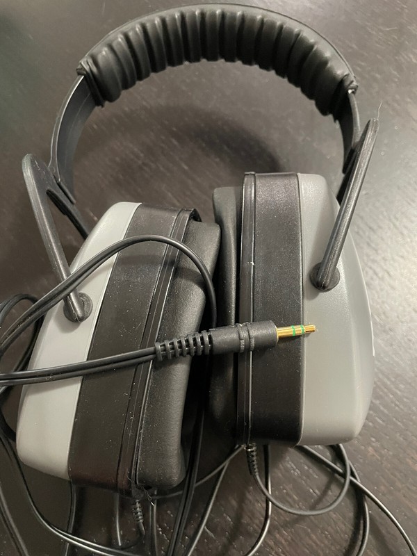 Direct Sound, Extreme isolation headphones. Gray ear cup, 3.5mm Studio quality gallery