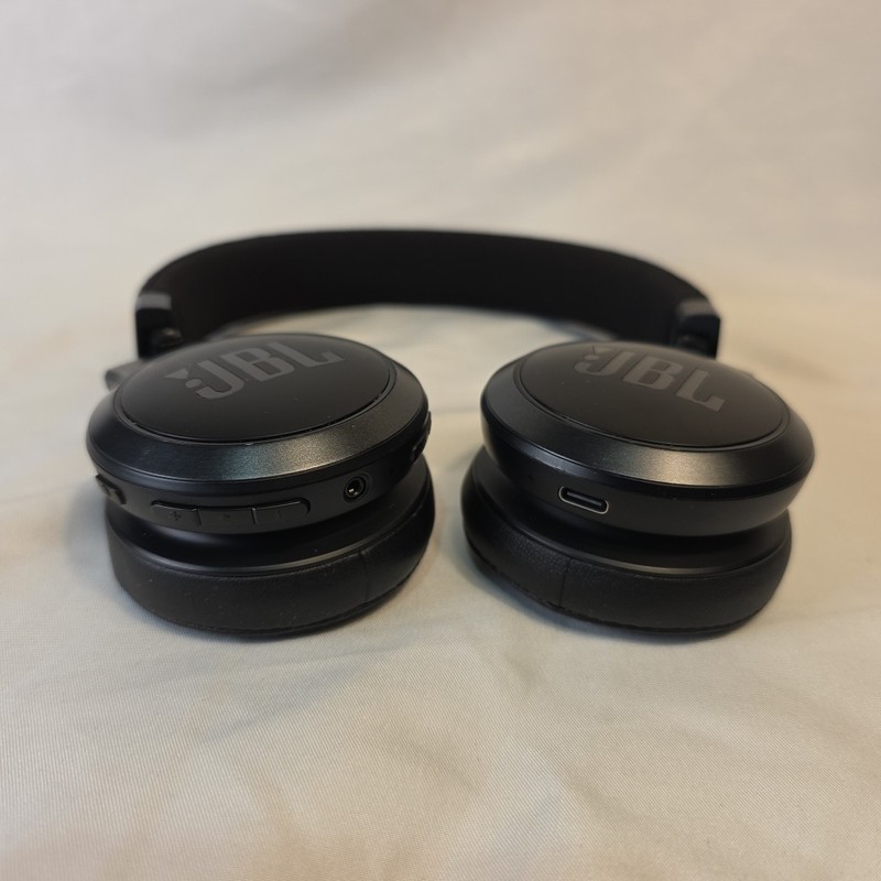 JBL Live 460NC Wireless On-Ear Noise Cancelling Headphones - Black gallery