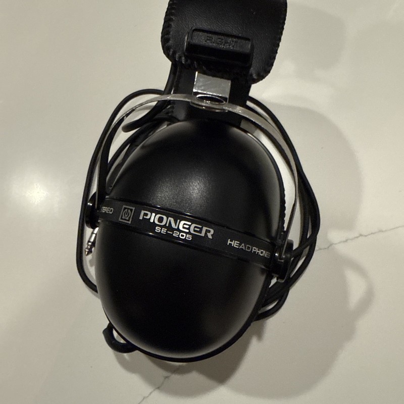 Pioneer SE-205 Vintage Stereo Headphones Clean No Foam Tested Working Original