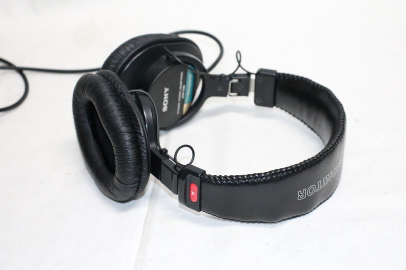 Sony MDR-7506 Over the Ear Headphones only gallery