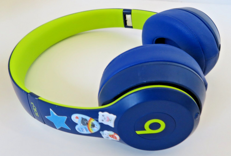 BeatsSolo3 Wireless Headphone Neighborhood Collection Break Blue A1796 Stickers gallery