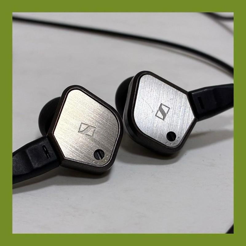 Sennheiser IE80 In-Ear Headphones Good Condition, Complete Accessories