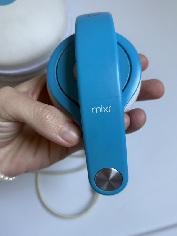 Beats Mixr Wired Headphones David Guetta Limited Edition Blue & White w/ Case gallery