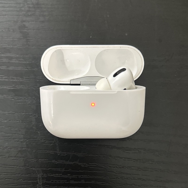 Apple AirPods Pro RIGHT (only) Bluetooth Wireless Earbuds w/ Charging Case read*