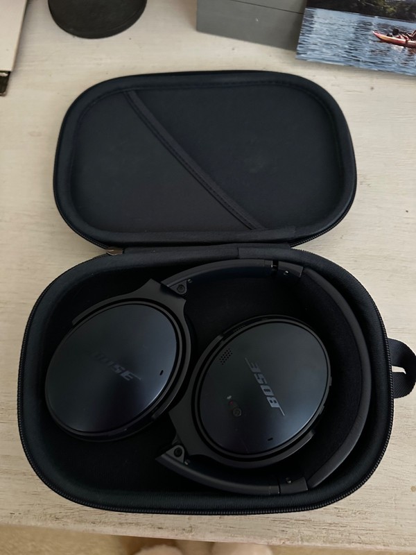 Bose Quiet Comfort 35 wireless Headphone ii gallery