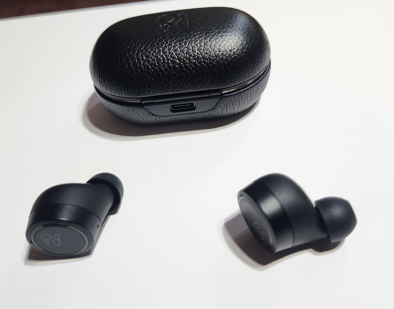 Unused Black Bang & Olufsen B&O Beoplay E8 3rd Gen Wireless Earphones in Bulk Pk gallery