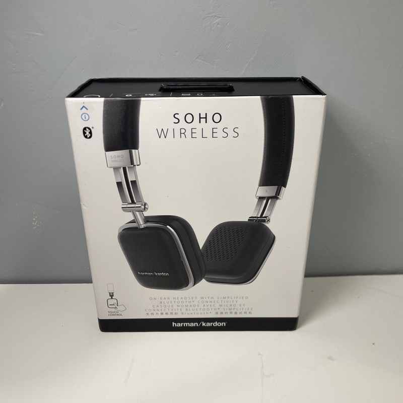 Harmon Kardon Soho Wireless Headphones Leather Black Preowned Discontinued