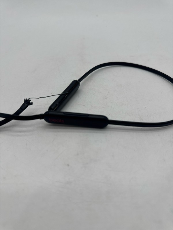 (BROKEN) Beats Flex Wireless Bluetooth Earbuds - Black gallery