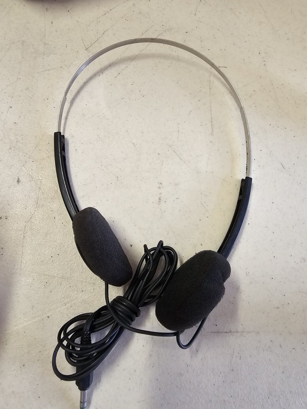 Vintage Sony Walkman MDR-006 Lightweight Headphones On Ear Foam Pads Metal Band