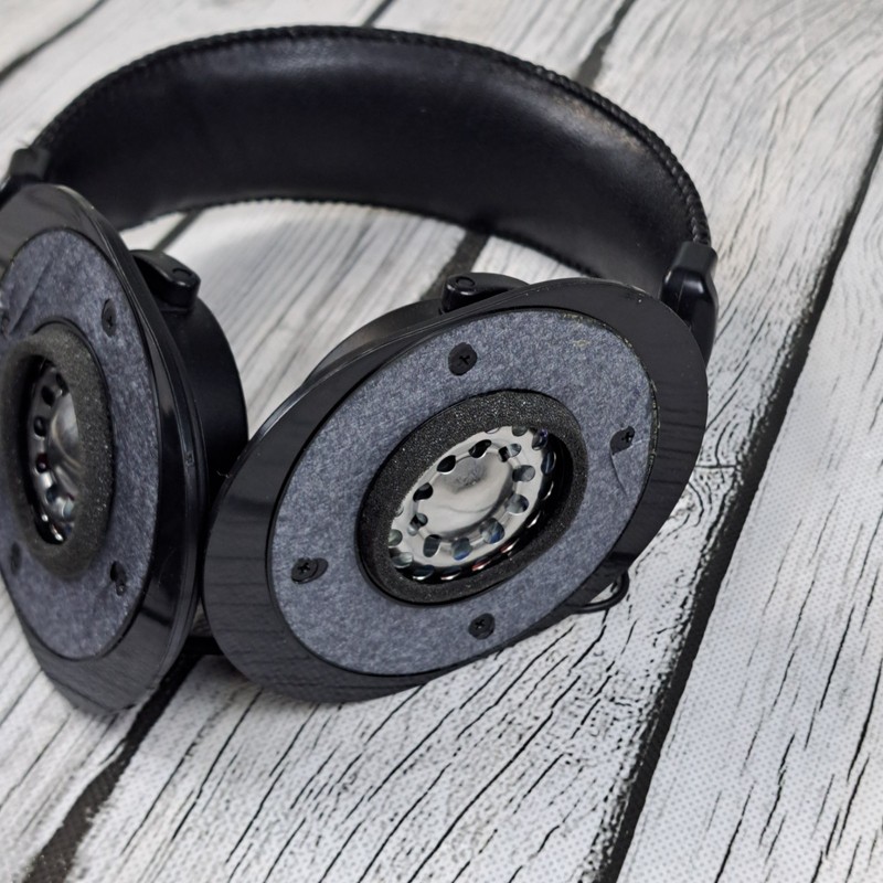 Sony MDR-7506 Professional Closed-Back Studio Monitor Headphones gallery