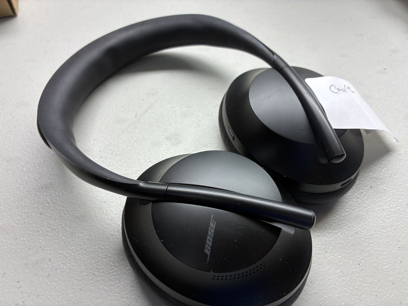 Bose NC700 700 Noise Cancelling Over-Ear Headphones – Black (M1)