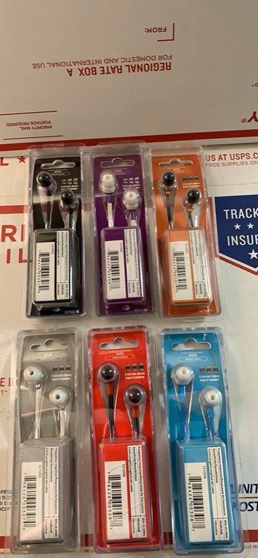 Earbuds Superb Stereo Bass Sound With Mic For Ipod Ipad Iphone or Android gallery