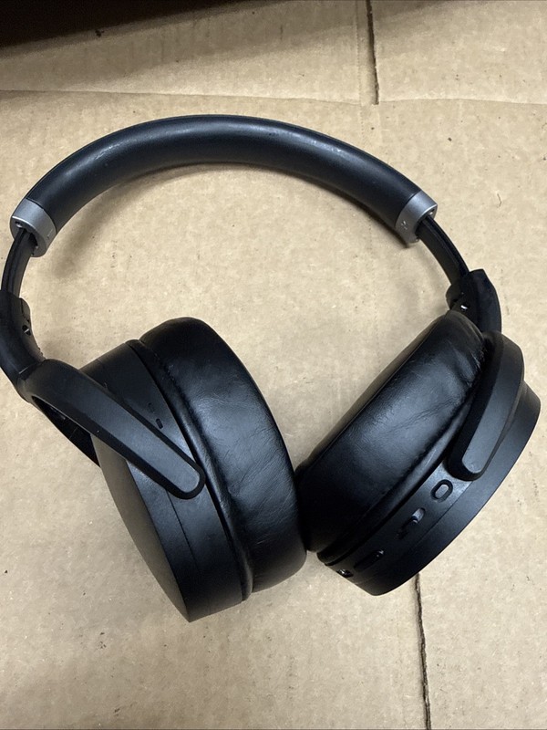 Sennheiser HD 450SE Nose-Canceling Headphones – Black