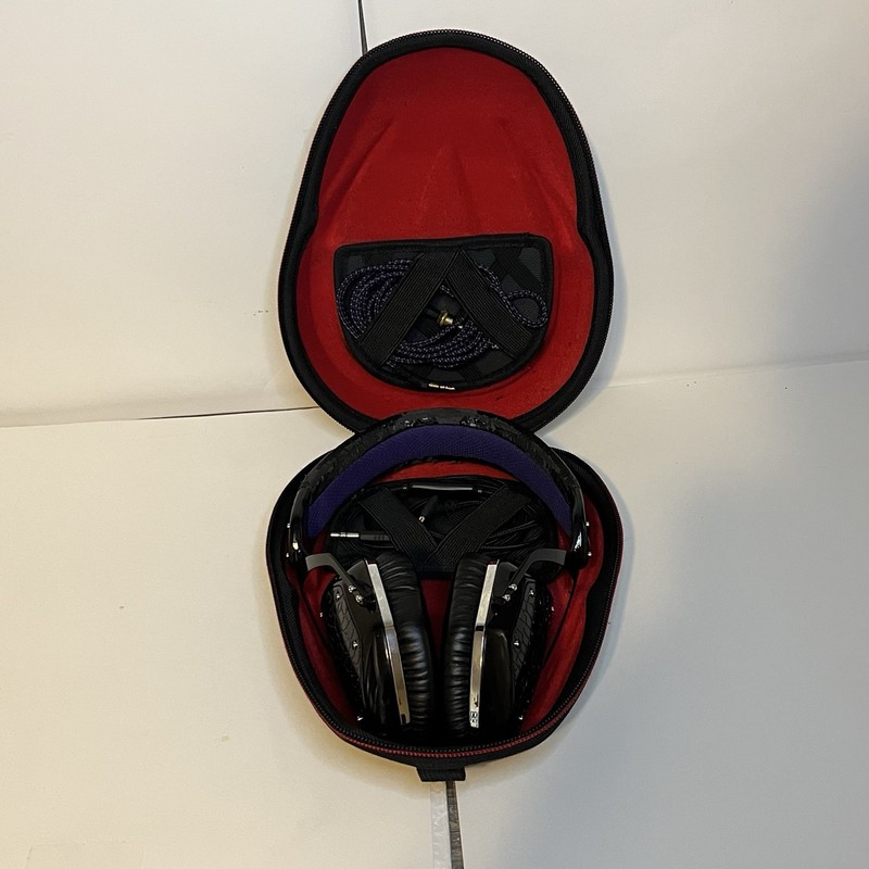 V-moda Crossfade LPHeadphones NeroBlack Crocodile-etched Metal Shields Working gallery