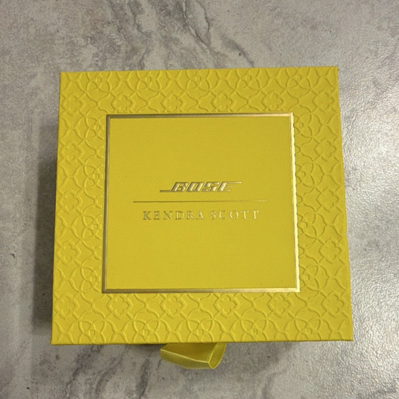 Bose x Kendra Scott Earbuds, In-Ear, Bluetooth, Pearl 900159-0030 gallery