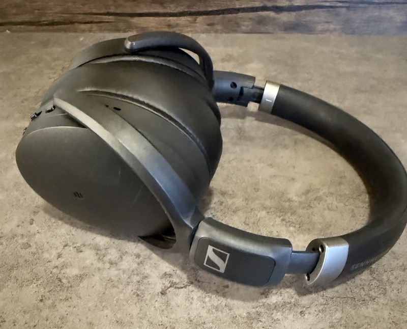 Sennheiser HD 450BT Noise-Cancelling Wireless Bluetooth Headphones (Black) gallery