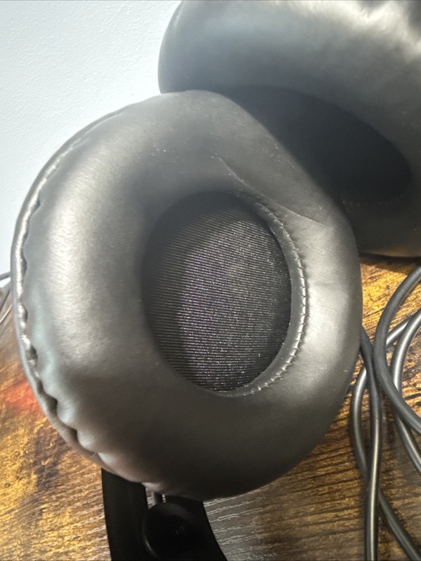 PreSonus HD7 32x2 Ohm Professional Over Ear Studio Monitoring Headphones gallery